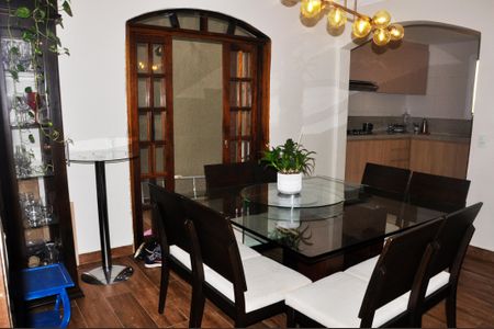 Casa à venda com 280m², 3 quartos e 2 vagasCopa