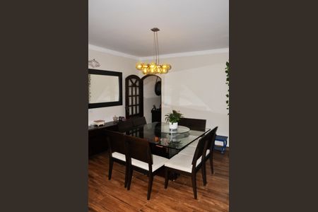 Casa à venda com 280m², 3 quartos e 2 vagasCopa