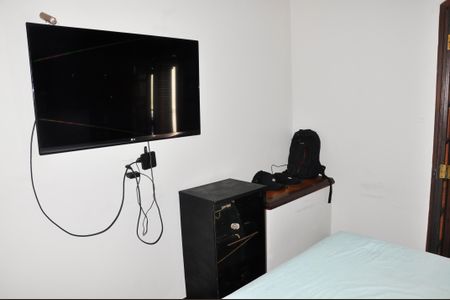 Casa à venda com 280m², 3 quartos e 2 vagasDetalhe - Quarto 02 com Varanda e Churrasqueira