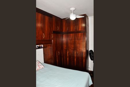 Casa à venda com 280m², 3 quartos e 2 vagasDetalhe - Quarto 02 com Varanda e Churrasqueira