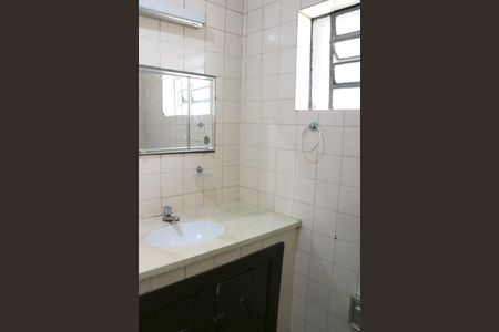 Casa para alugar com 98m², 2 quartos e 2 vagasBanheiro