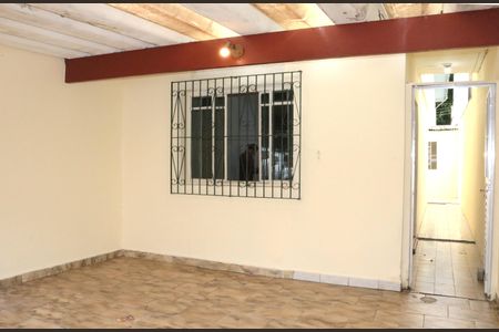Casa para alugar com 98m², 2 quartos e 2 vagasFachada