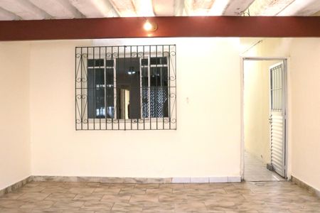 Casa para alugar com 98m², 2 quartos e 2 vagasFachada