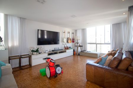 Apartamento à venda com 169m², 3 quartos e 2 vagas Apartamento à venda com 169m², 3 quartos e 2 vagasSala