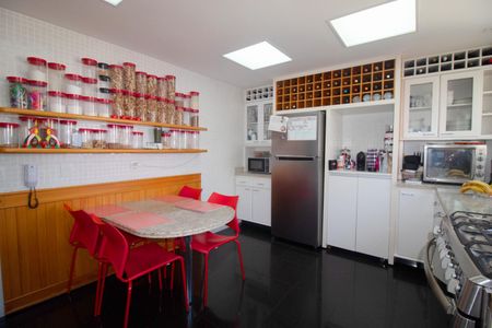 Apartamento à venda com 169m², 3 quartos e 2 vagas Apartamento à venda com 169m², 3 quartos e 2 vagasCozinha