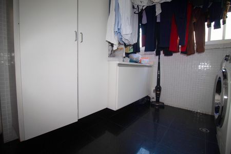 Apartamento à venda com 169m², 3 quartos e 2 vagas Apartamento à venda com 169m², 3 quartos e 2 vagasÁrea de Serviço