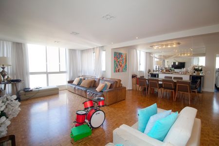 Apartamento à venda com 169m², 3 quartos e 2 vagas Apartamento à venda com 169m², 3 quartos e 2 vagasSala