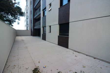 Apartamento à venda com 115m², 3 quartos e 2 vagas Apartamento à venda com 115m², 3 quartos e 2 vagasSacada da sala