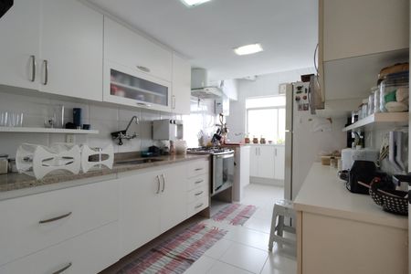 Apartamento à venda com 225m², 3 quartos e 2 vagas Apartamento à venda com 225m², 3 quartos e 2 vagasCozinha - Armários