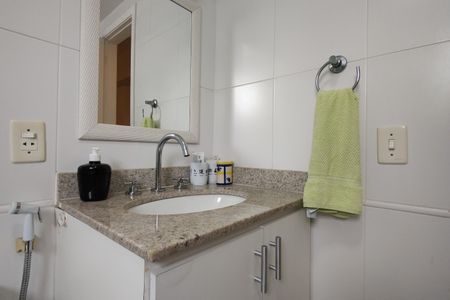 Apartamento à venda com 225m², 3 quartos e 2 vagas Apartamento à venda com 225m², 3 quartos e 2 vagasBanheiro da Suíte 3