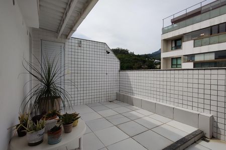 Apartamento à venda com 225m², 3 quartos e 2 vagas Apartamento à venda com 225m², 3 quartos e 2 vagasCobertura