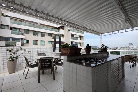 Apartamento à venda com 225m², 3 quartos e 2 vagas Apartamento à venda com 225m², 3 quartos e 2 vagasCobertura