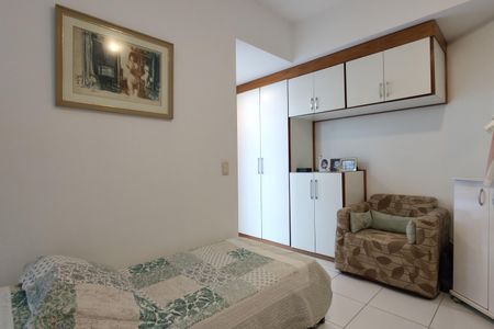 Apartamento à venda com 225m², 3 quartos e 2 vagas Apartamento à venda com 225m², 3 quartos e 2 vagasQuarto 3 - Suíte