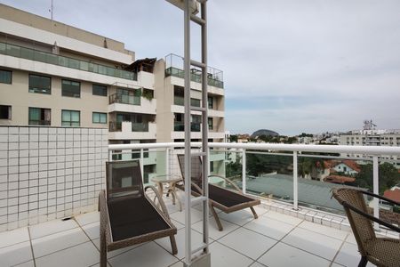 Apartamento à venda com 225m², 3 quartos e 2 vagas Apartamento à venda com 225m², 3 quartos e 2 vagasCobertura