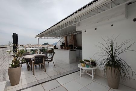 Apartamento à venda com 225m², 3 quartos e 2 vagas Apartamento à venda com 225m², 3 quartos e 2 vagasCobertura