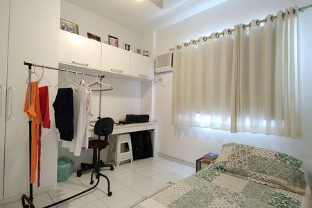 Apartamento à venda com 225m², 3 quartos e 2 vagas Apartamento à venda com 225m², 3 quartos e 2 vagasQuarto 3 - Suíte
