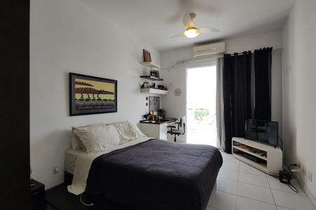 Apartamento à venda com 225m², 3 quartos e 2 vagas Apartamento à venda com 225m², 3 quartos e 2 vagasQuarto 1 - Suíte