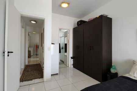 Apartamento à venda com 225m², 3 quartos e 2 vagas Apartamento à venda com 225m², 3 quartos e 2 vagasQuarto 1 - Suíte