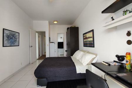Apartamento à venda com 225m², 3 quartos e 2 vagas Apartamento à venda com 225m², 3 quartos e 2 vagasQuarto 1 - Suíte