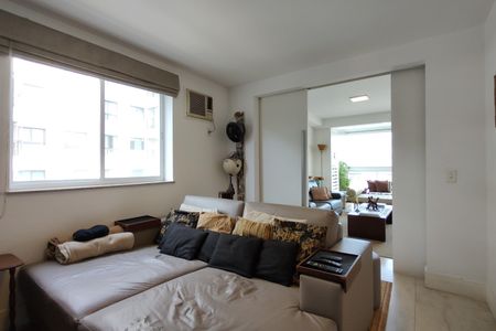 Apartamento à venda com 225m², 3 quartos e 2 vagas Apartamento à venda com 225m², 3 quartos e 2 vagasSala 2