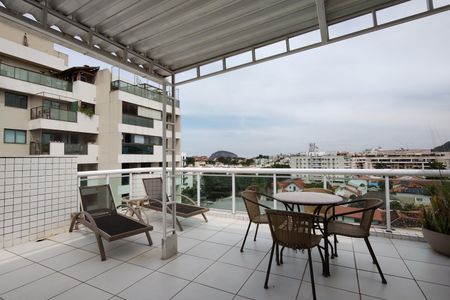 Apartamento à venda com 225m², 3 quartos e 2 vagas Apartamento à venda com 225m², 3 quartos e 2 vagasCobertura