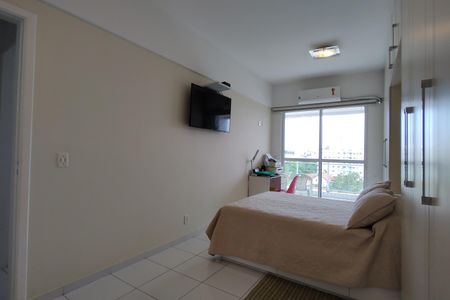 Apartamento à venda com 225m², 3 quartos e 2 vagas Apartamento à venda com 225m², 3 quartos e 2 vagasQuarto 2 - Suíte