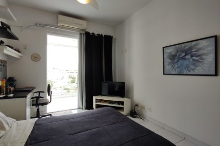 Apartamento à venda com 225m², 3 quartos e 2 vagas Apartamento à venda com 225m², 3 quartos e 2 vagasQuarto 1 - Suíte