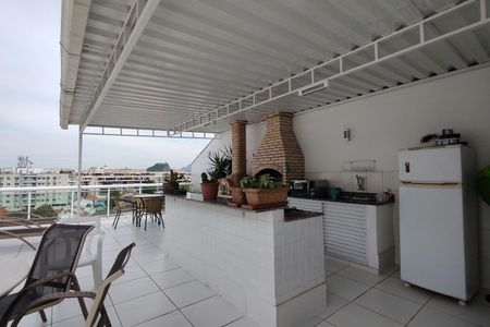 Apartamento à venda com 225m², 3 quartos e 2 vagas Apartamento à venda com 225m², 3 quartos e 2 vagasCobertura