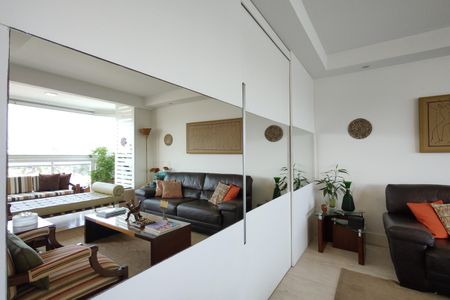 Apartamento à venda com 225m², 3 quartos e 2 vagas Apartamento à venda com 225m², 3 quartos e 2 vagasSala 1