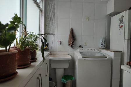 Apartamento à venda com 225m², 3 quartos e 2 vagas Apartamento à venda com 225m², 3 quartos e 2 vagasÁrea de Serviço