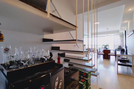 Apartamento à venda com 225m², 3 quartos e 2 vagas Apartamento à venda com 225m², 3 quartos e 2 vagasSala 1