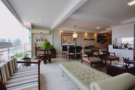 Apartamento à venda com 225m², 3 quartos e 2 vagas Apartamento à venda com 225m², 3 quartos e 2 vagasSala 1