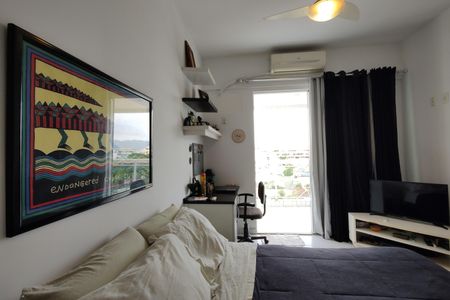 Apartamento à venda com 225m², 3 quartos e 2 vagas Apartamento à venda com 225m², 3 quartos e 2 vagasQuarto 1 - Suíte