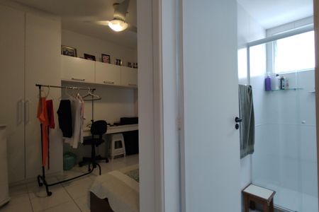 Apartamento à venda com 225m², 3 quartos e 2 vagas Apartamento à venda com 225m², 3 quartos e 2 vagasQuarto 3 - Suíte