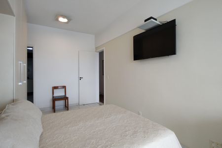 Apartamento à venda com 225m², 3 quartos e 2 vagas Apartamento à venda com 225m², 3 quartos e 2 vagasQuarto 2 - Suíte