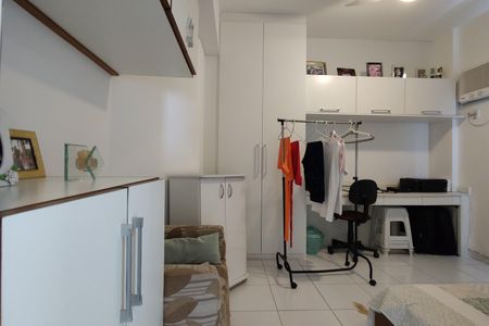 Apartamento à venda com 225m², 3 quartos e 2 vagas Apartamento à venda com 225m², 3 quartos e 2 vagasQuarto 3 - Suíte