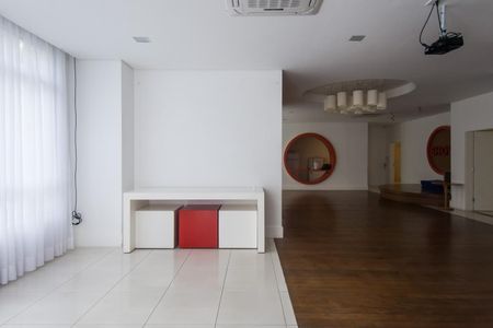 Apartamento para alugar com 147m², 3 quartos e 2 vagas Apartamento para alugar com 147m², 3 quartos e 2 vagasÁrea comum - Salão de festas