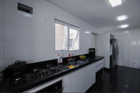 Apartamento para alugar com 147m², 3 quartos e 2 vagas Apartamento para alugar com 147m², 3 quartos e 2 vagasCozinha - Armários