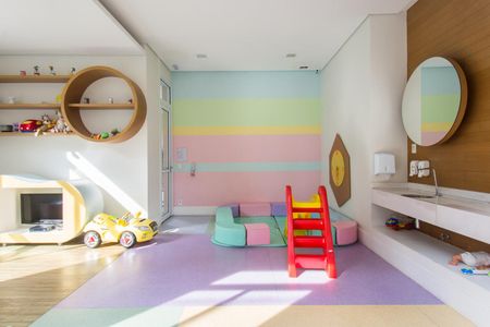 Apartamento para alugar com 147m², 3 quartos e 2 vagas Apartamento para alugar com 147m², 3 quartos e 2 vagasÁrea comum - Playground