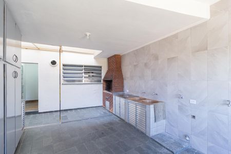 Casa à venda com 200m², 3 quartos e 2 vagas Casa à venda com 200m², 3 quartos e 2 vagasÁrea de serviço