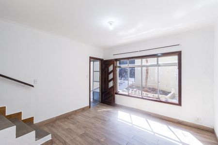 Casa à venda com 200m², 3 quartos e 2 vagas Casa à venda com 200m², 3 quartos e 2 vagasSala