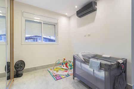 Casa de condomínio à venda com 180m², 3 quartos e 2 vagasSuíte 1