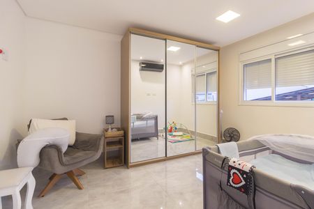 Casa de condomínio à venda com 180m², 3 quartos e 2 vagasSuíte 1