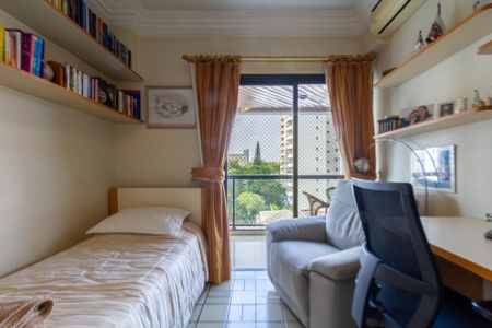 Apartamento à venda com 172m², 4 quartos e 2 vagas Apartamento à venda com 172m², 4 quartos e 2 vagasQuarto 2