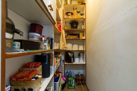 Apartamento à venda com 172m², 4 quartos e 2 vagas Apartamento à venda com 172m², 4 quartos e 2 vagasDespensa