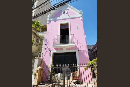 Casa à venda com 178m², 2 quartos e sem vaga