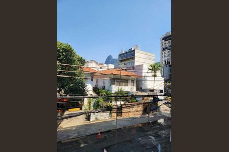 Casa à venda com 178m², 2 quartos e sem vaga