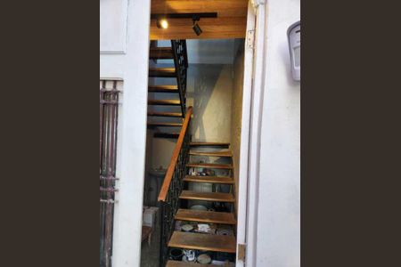 Casa à venda com 178m², 2 quartos e sem vaga