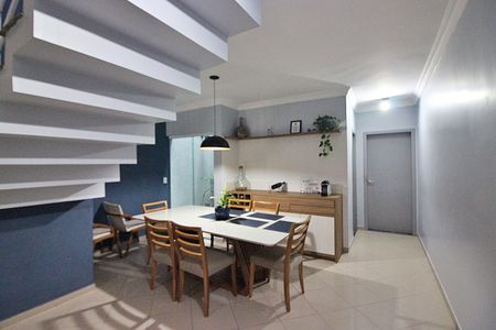 Casa à venda com 137m², 3 quartos e 2 vagasSala