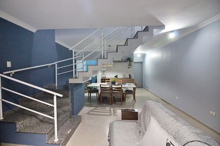 Casa à venda com 137m², 3 quartos e 2 vagasSala